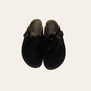 Birkenstock Boston Clogs in Black Suede